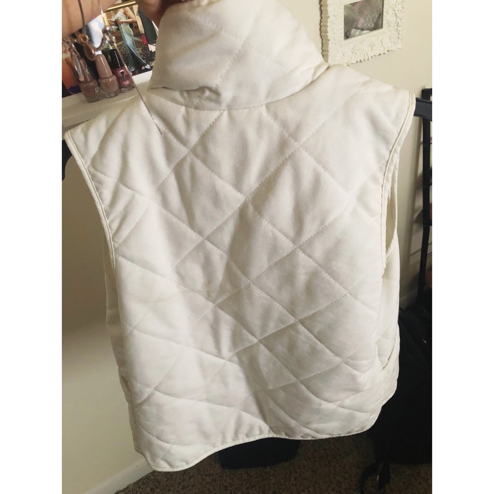 Pink Lily white quilted vest - Picture 3 of 3